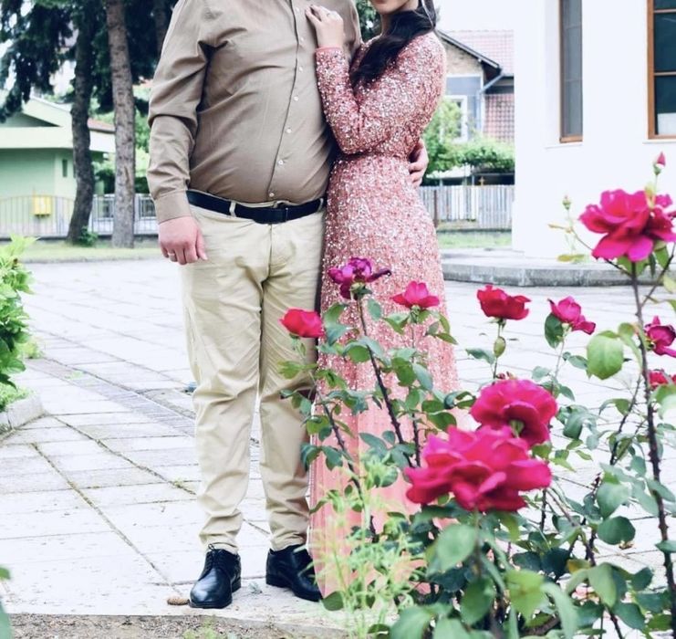 Рокля-паетена ….