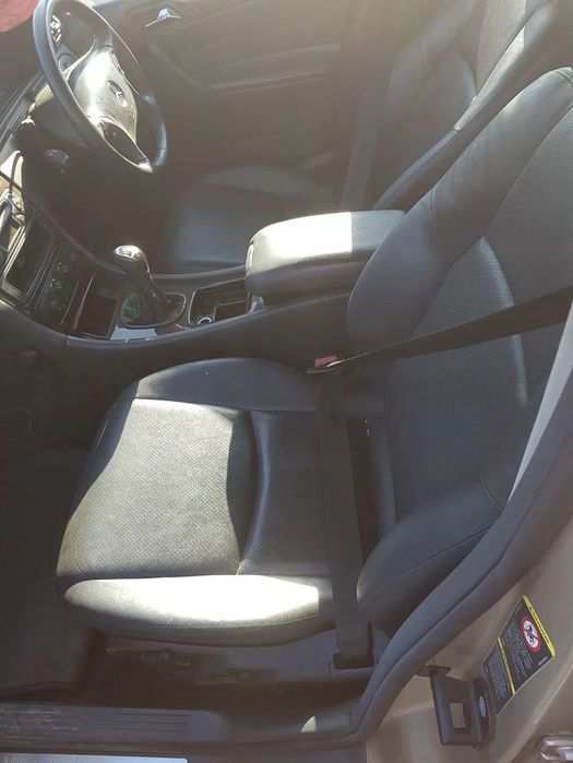 Dezmembram Mercedes w203 1.8 B capota fata/ usa dreapta spate/usa dreapta fata
