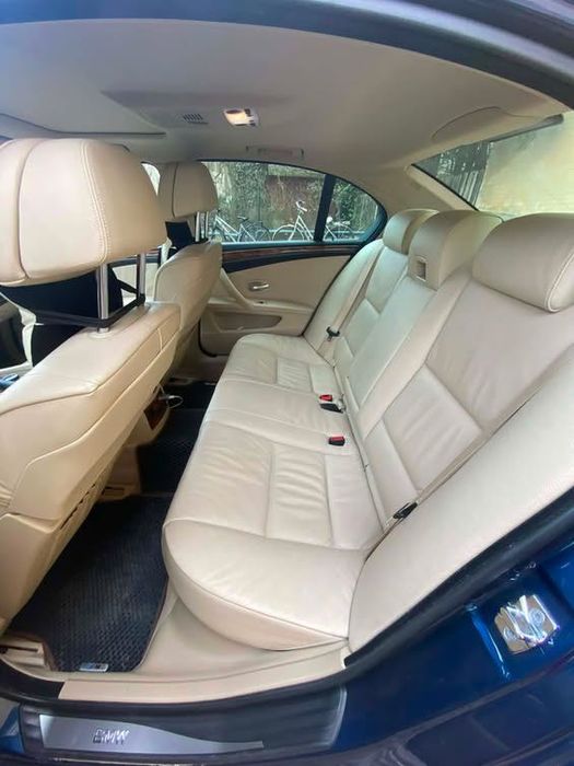 Vând BMW E60 523i an 2008 albastru