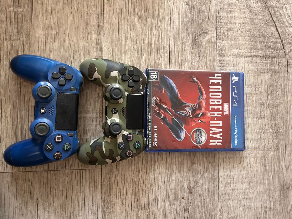PS4 — 2 геймпада и диск Spider-Man