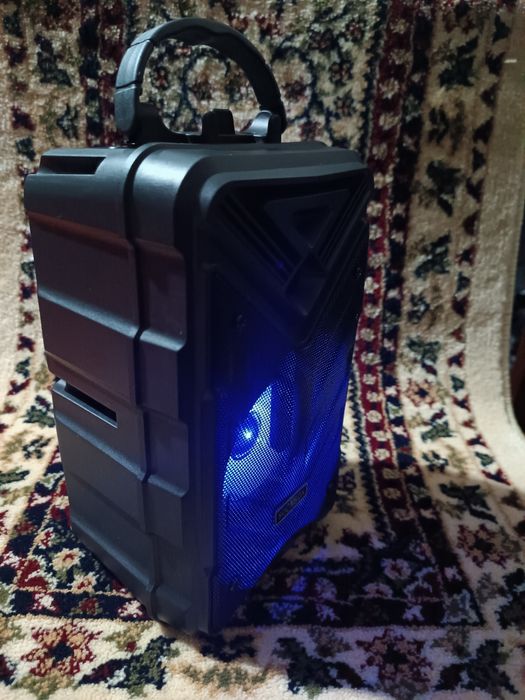 Продам новую музыкальную блютуз колонку