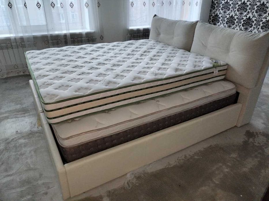 Продам кровать 200х180 см (без матраса)