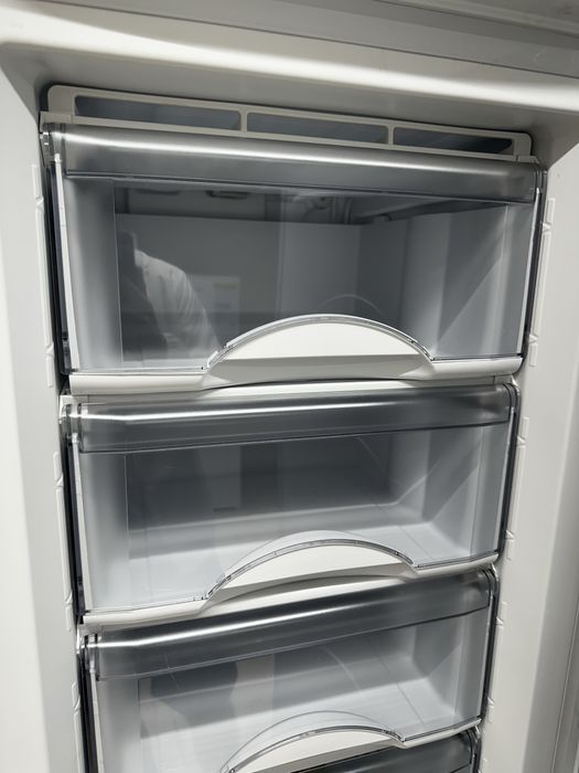 Ящик, панель, резина на холодильник