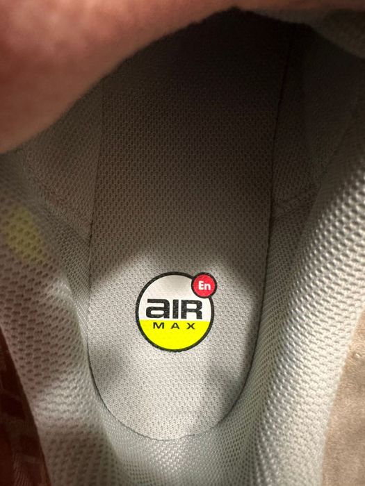 Продам кроссовки Nike Air Max