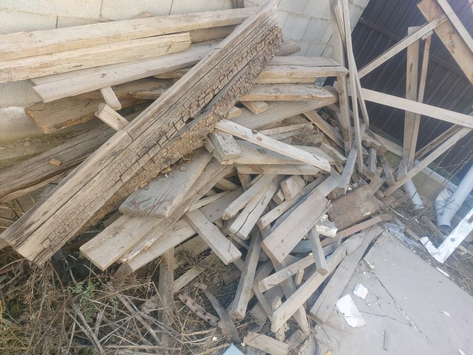 Отынға ағаш сатылады. Самовывоз.»