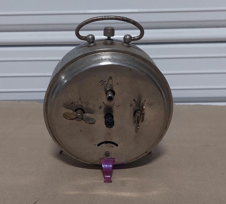 Будилник Родина и Tick Tock - работещ