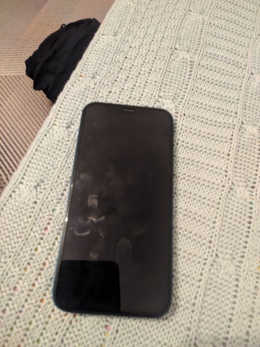 iPhone 12 64 Гб .
