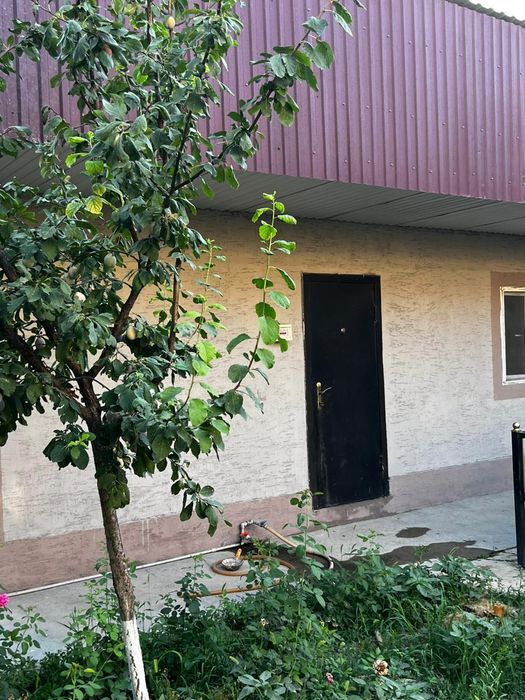 Продаётся большой кирпичный дом