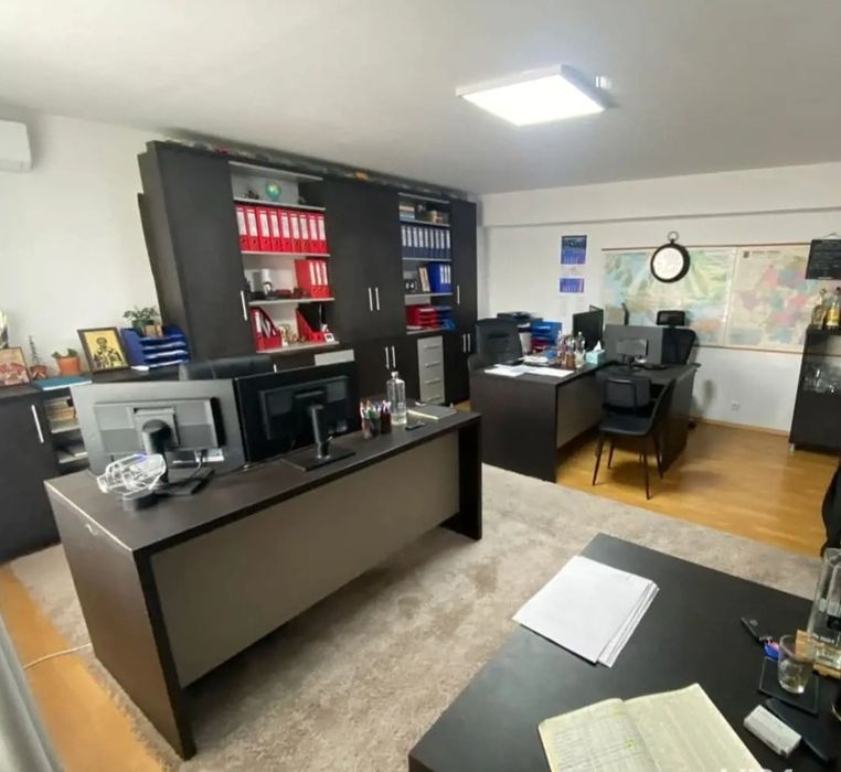Vand urgent apartament 4 camere.
