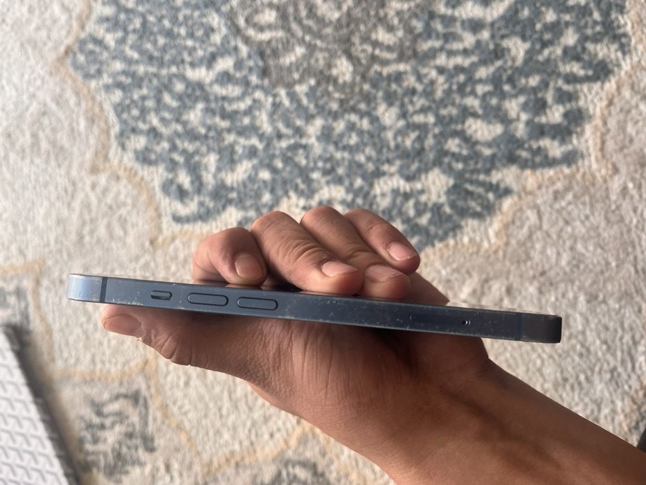 iPhone 13, синий
