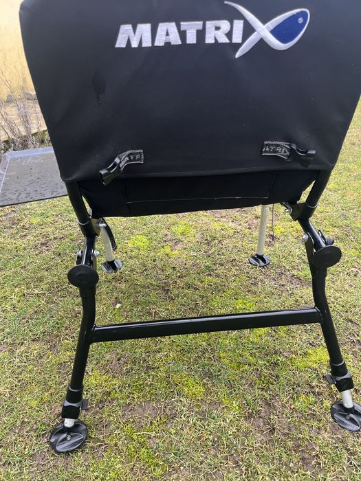 Vand scaun feeder matrix