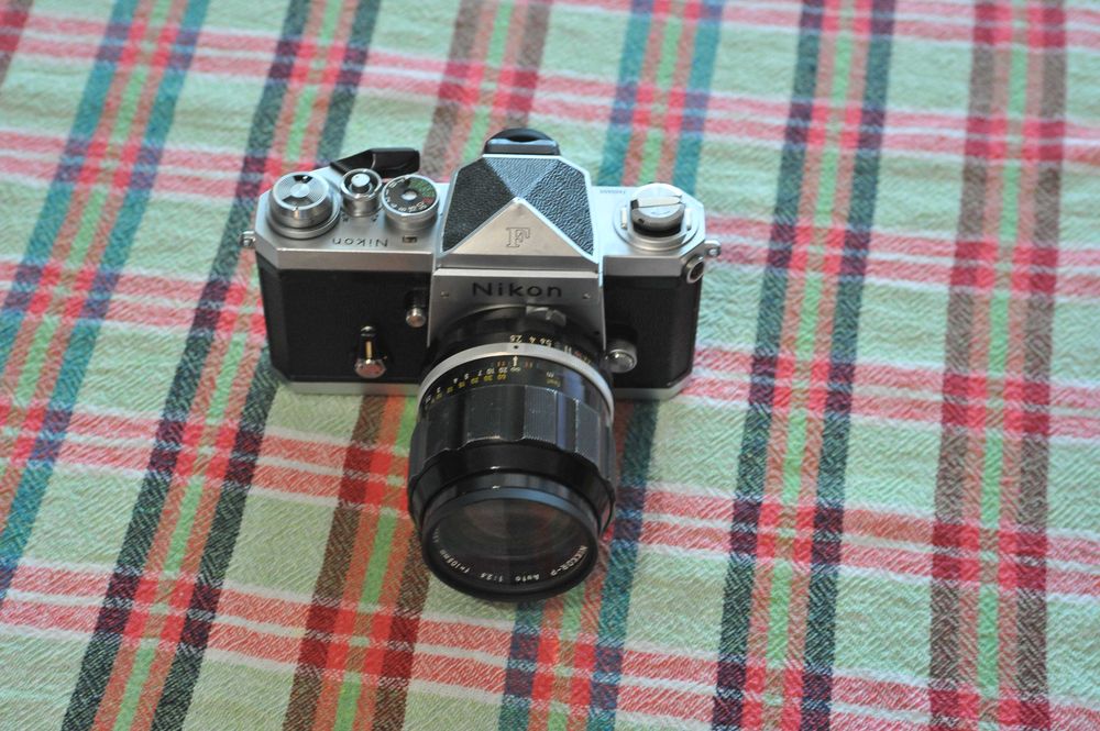 Nikon F + Nikkor P- auto 105/2.5