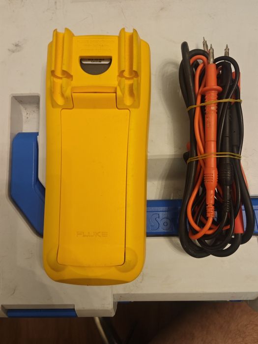 Изолационен тестер Fluke 1503