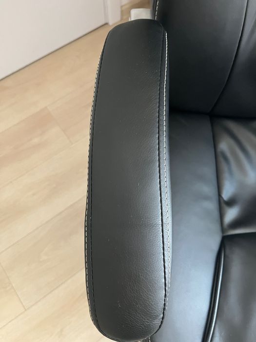 Черен офис стол фирма Xora