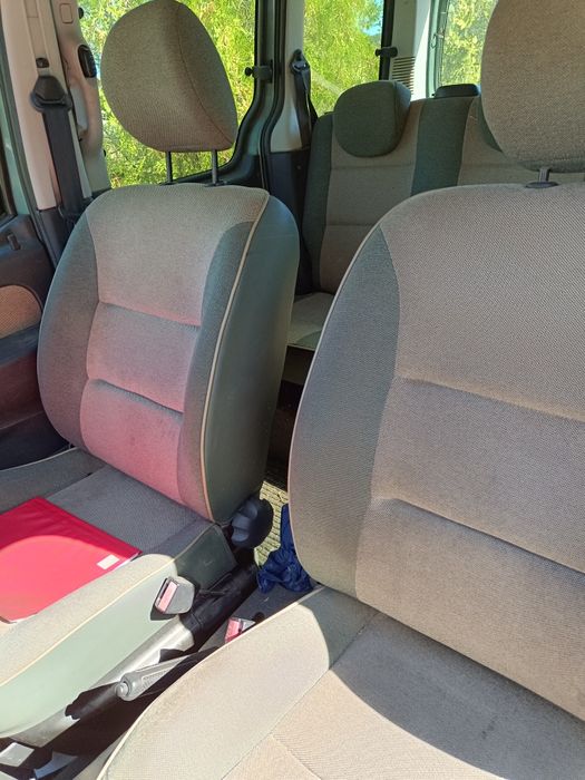 Vând Peugeot partener..motor 1.4 an 2004 ..in stare f.buna..