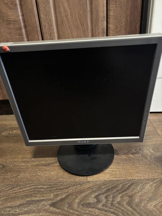 Монитор Sony Model: SDM-S95A