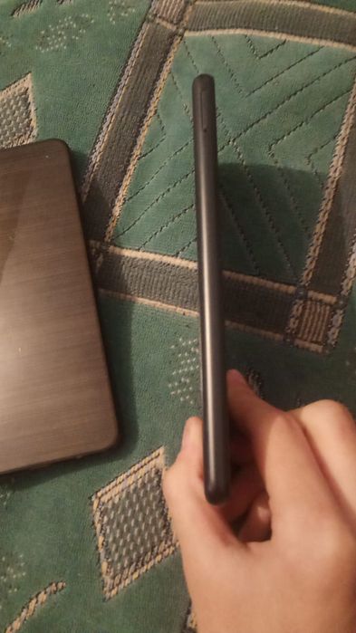 Обменяю  самсунг а12 на айфон 7,8