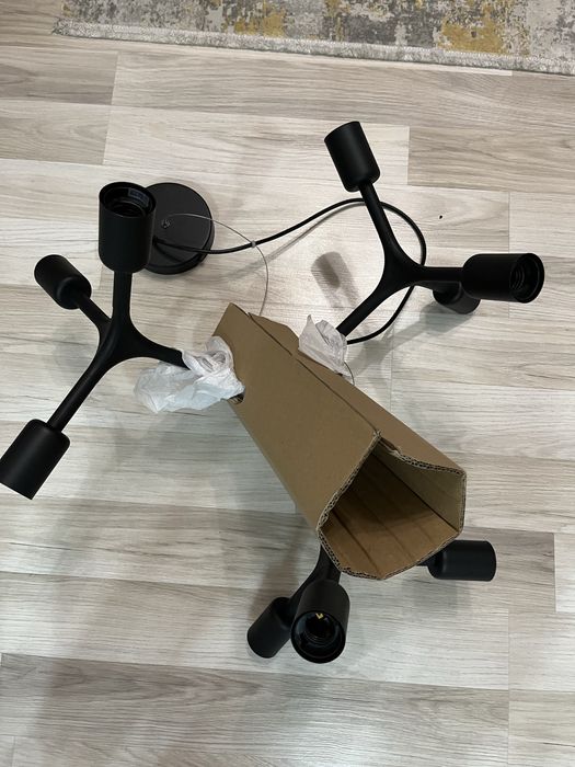 Lustra cu 9 abajururi (9 becuri)