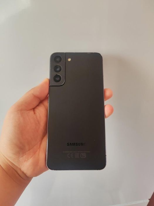 Samsung Galaxy S22+ 8/128гб