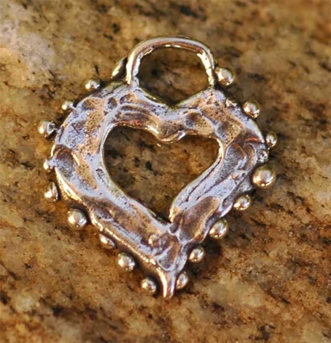 Сребърно бижу 925 – медальон „Утринна Любов“.