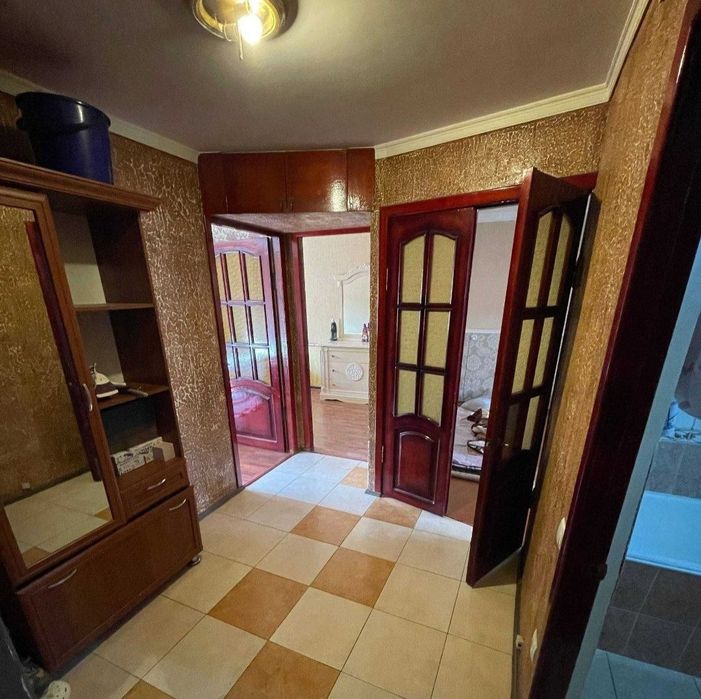 Чиланзар 9 квартал 3/2/4 Кирпичный дом, Комнаты раздельные, балкон 2*6