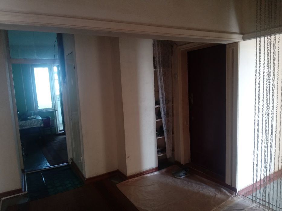 Зудлик билан сотилади 5 хона 5 этаж 9 этажли дом Бам шахарча