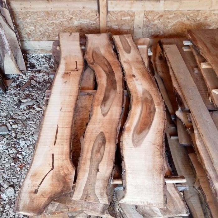 Blaturi și cherestea nuc