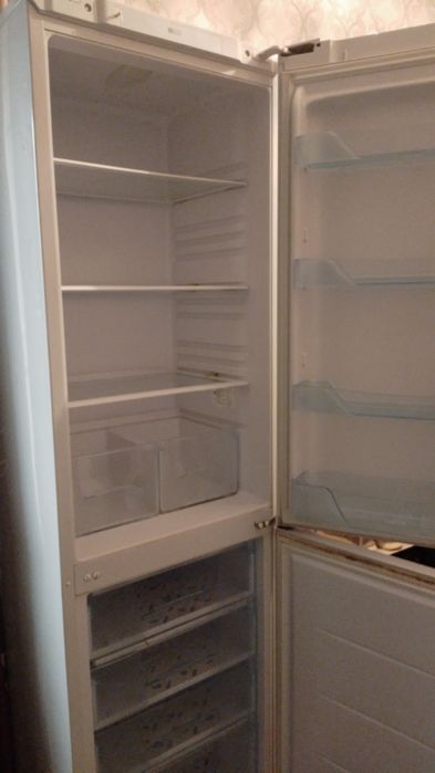 Холодильник Бирюса