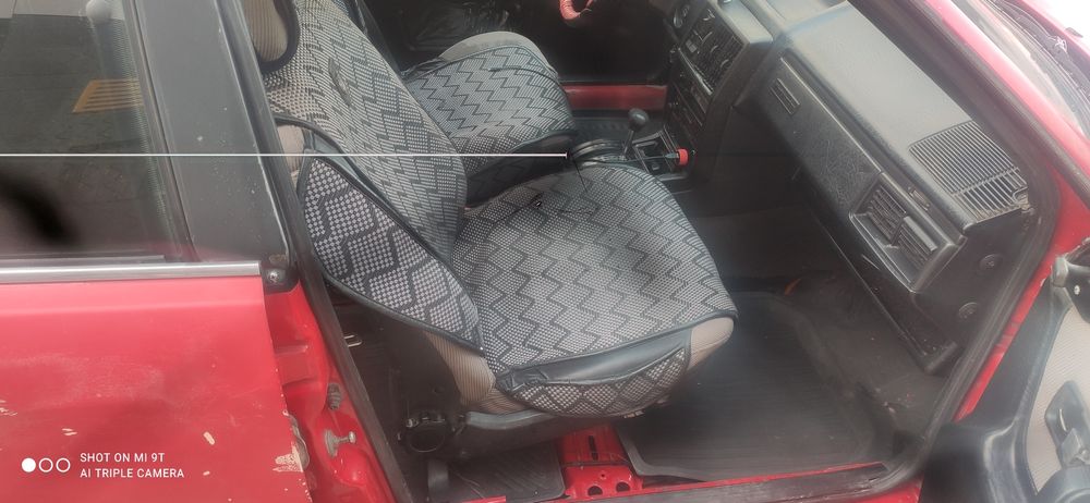 Audi 100 машина ездит кажди ден