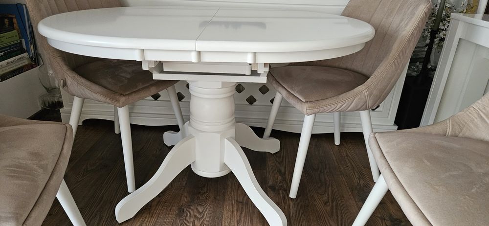 Masă ovală  extensibila, alba, producator Mobexpert