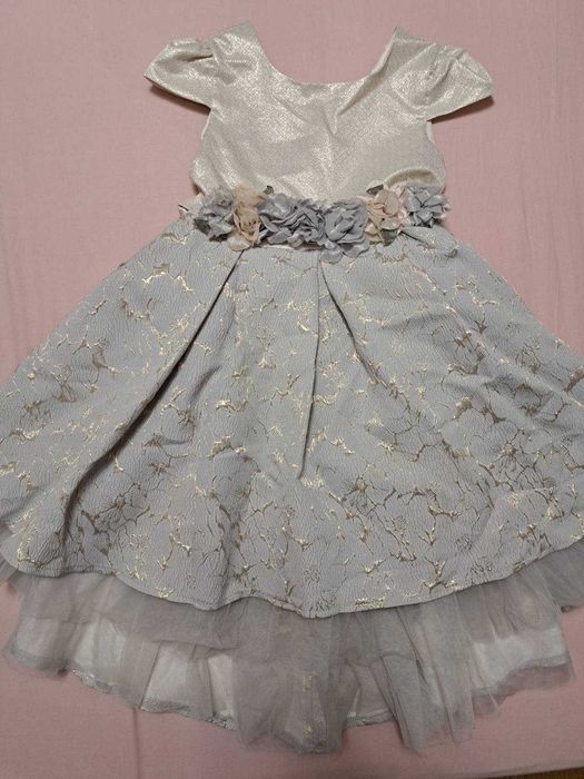 Страхотна официална рокля