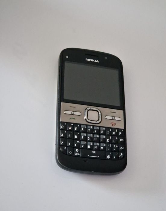 Telefon Nokia cu touchscreen