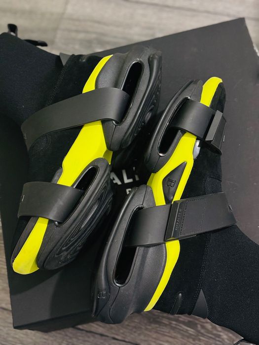 Balmain  B Bold black