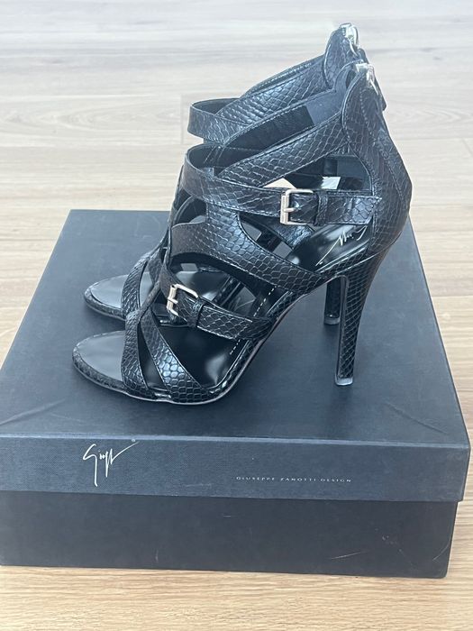 Giuzeppe Zanotti  оригинални сандали