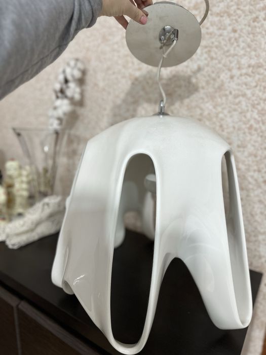 Люстра дизайнерская белая