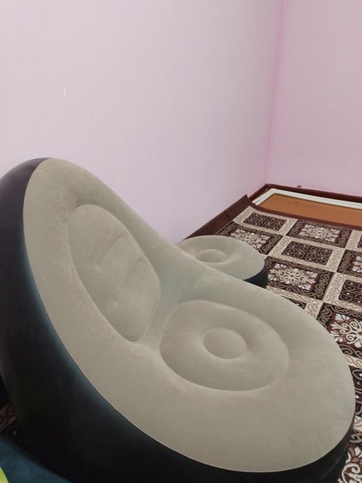 Кресло надувное замшевое с пуфиком