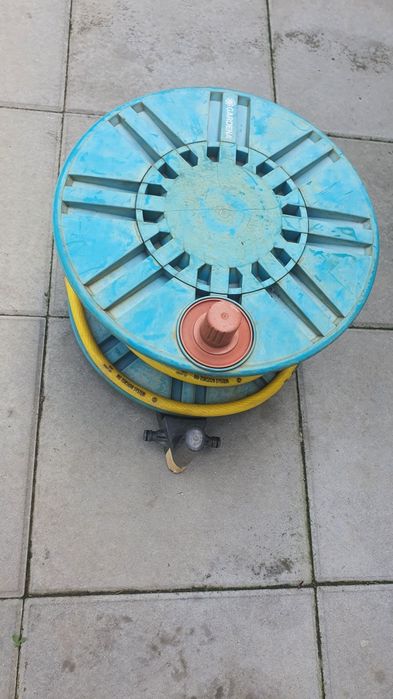 Rola furtun gardena pentru perete