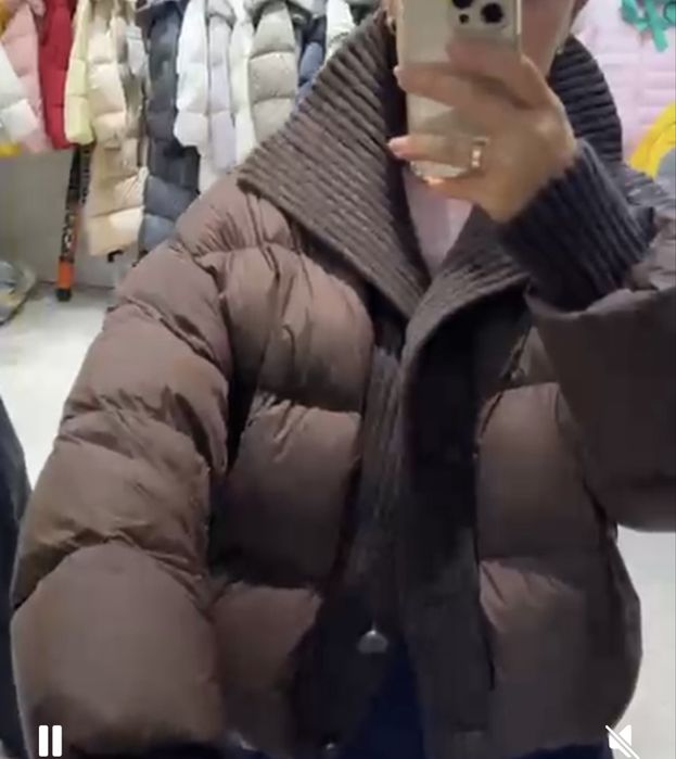 Легкая куртка, размер стантдарт.