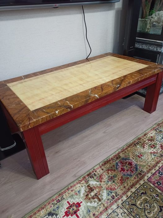 Журнальный столик