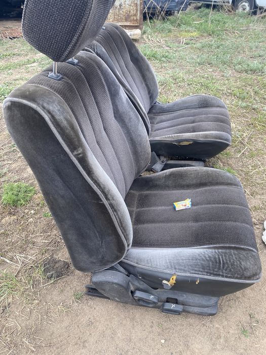 Сидения передние