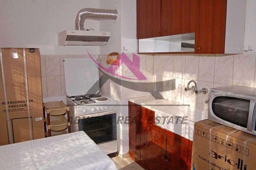 Дава се под наем Двустаен апартамент в Варна, Цветен квартал - 61 кв.м за 358 € - Снимка #1