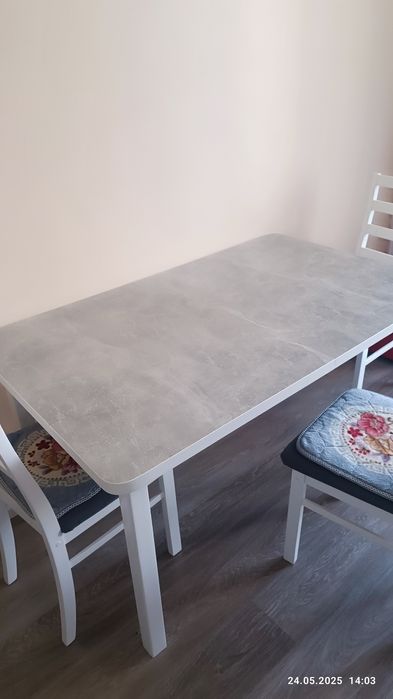 Стол и стулия 6 шт
