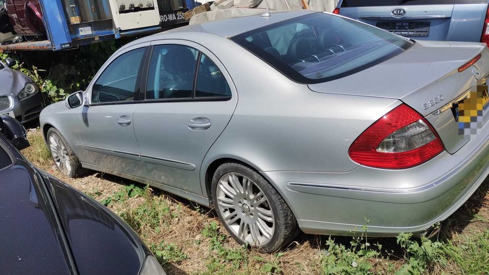 Dezmembrez Mercedes e class w 211 3.0 benzina automata 2008
