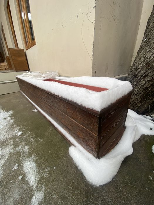 Элитные кашпо из натуральной древесины (клумбы из массива дерева)