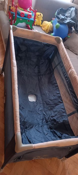 Кошара за бебе , сгъваемо травъл легло (неразличимо от ново )