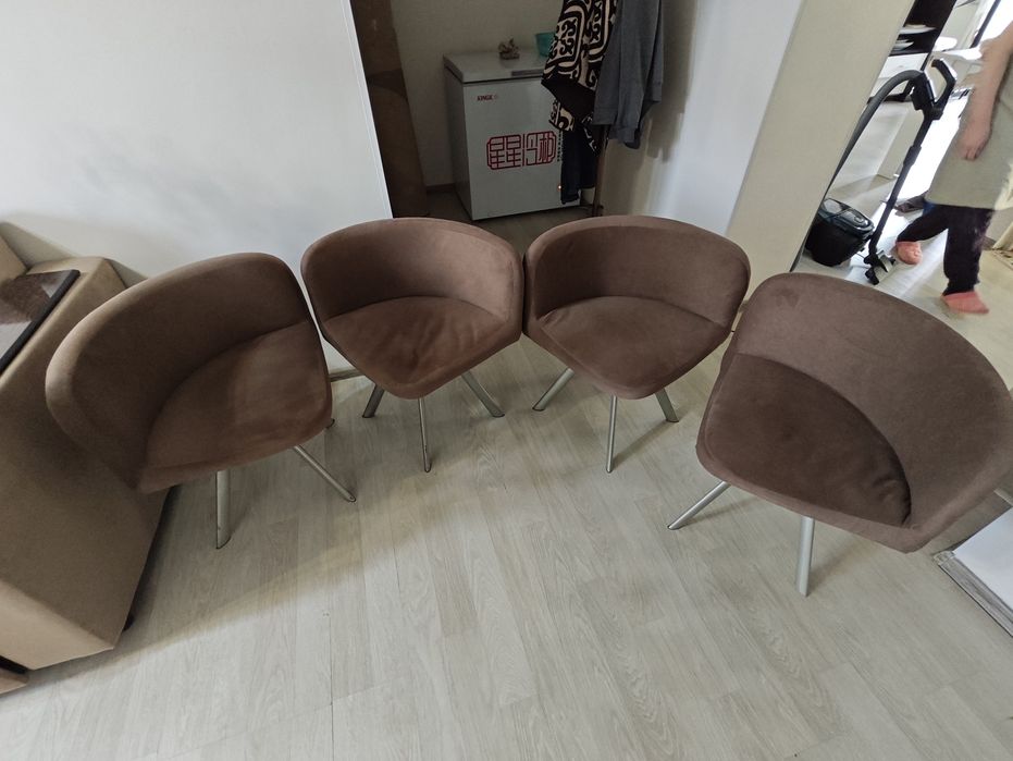 Продам стулья 4 штуки