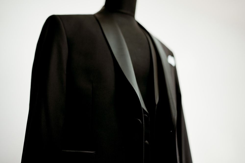 Costum mire MONARCH
