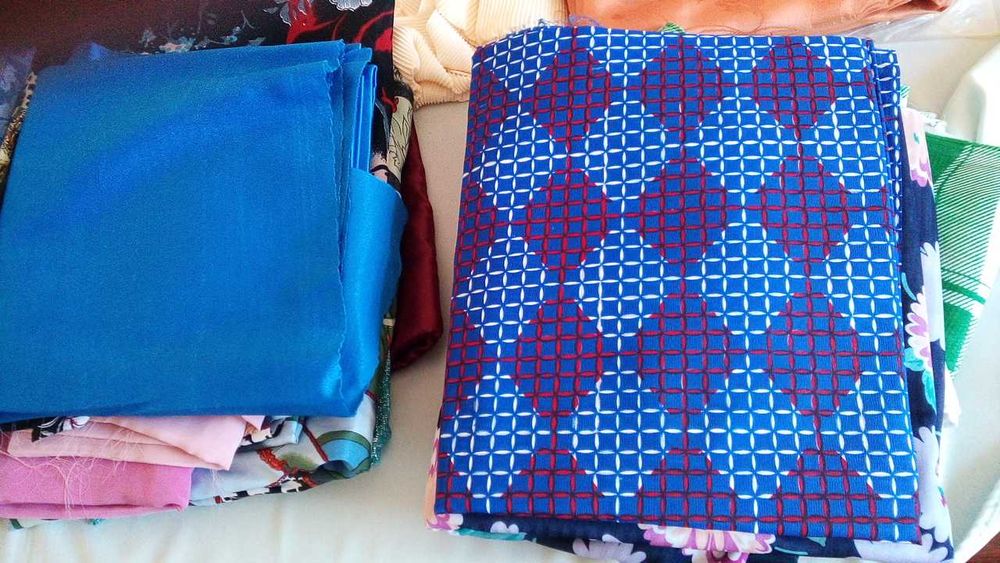 Ткани цветные шелк креп жоржет шифон.Цена 25 тыс 1 метр