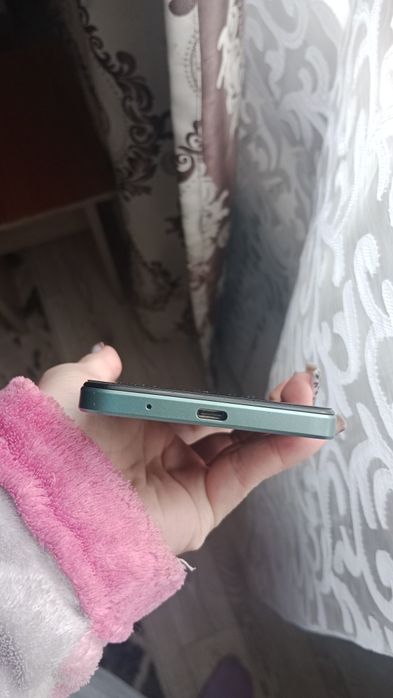 Продается телефон POCO С61