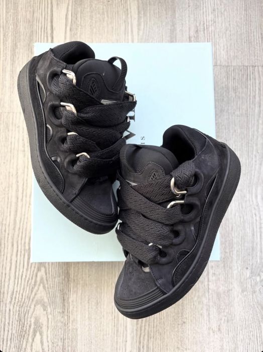 Lanvin curb negri